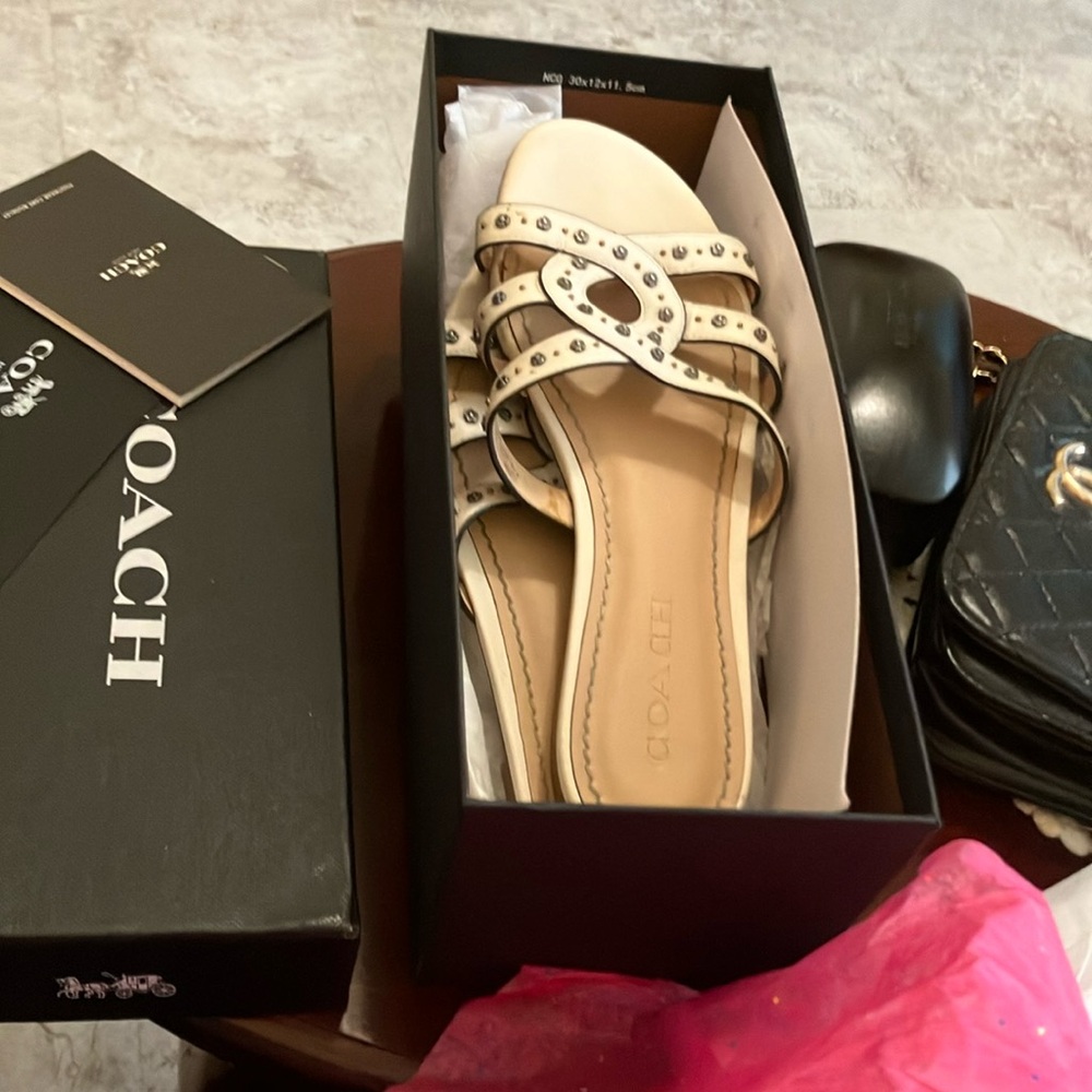 COACH Women's Cream Sandals size 8.5 new condition.Coach Box included